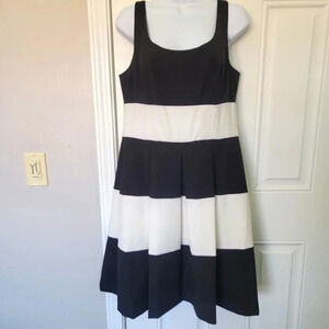Lauren Ralph Lauren Black White Striped Sleeveless Dress Pleated Lined Size 10